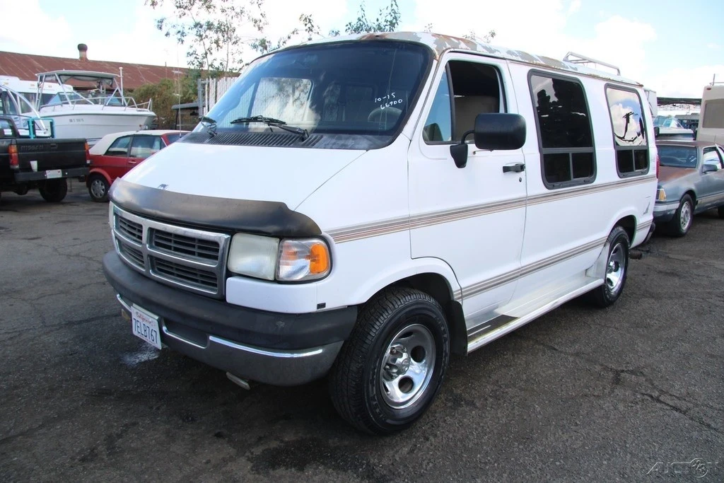 1997 Dodge Ram Van - Image 2 of 21