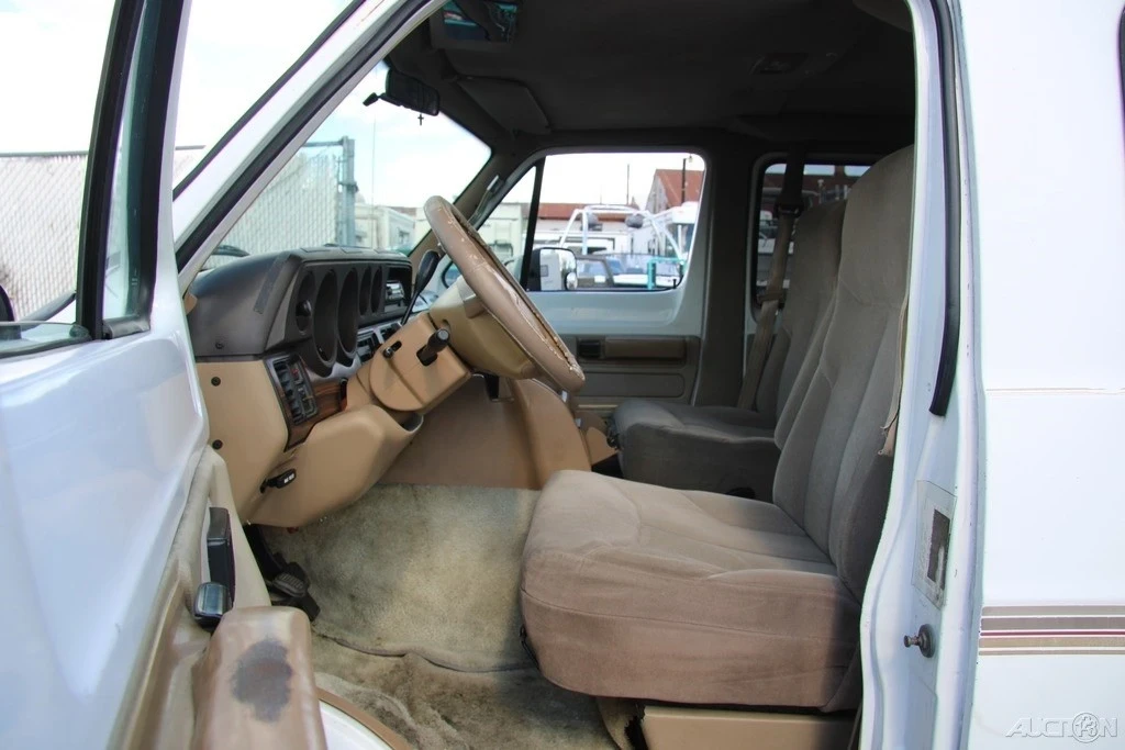 1997 Dodge Ram Van - Image 12 of 21