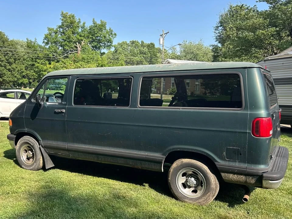 1997 Dodge Ram Van - Image 3 of 8