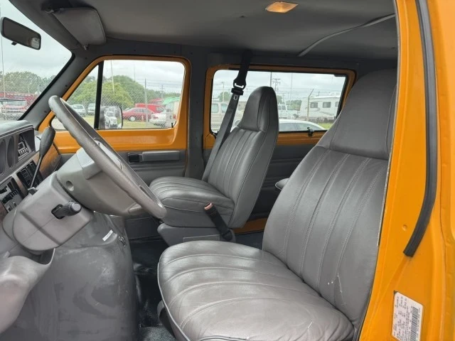 1997 Dodge Ram Van - Image 10 of 17