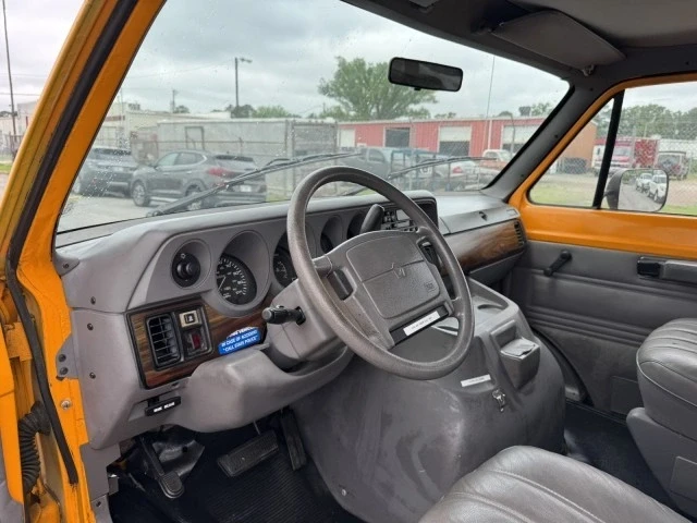 1997 Dodge Ram Van - Image 9 of 17