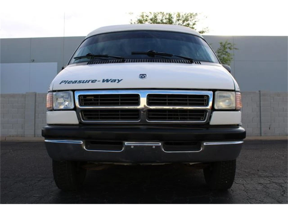 1997 Dodge Ram Van - Image 9 of 31