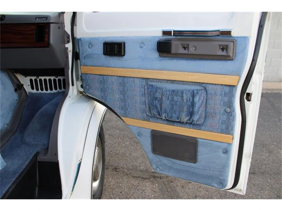1997 Dodge Ram Van - Image 31 of 31