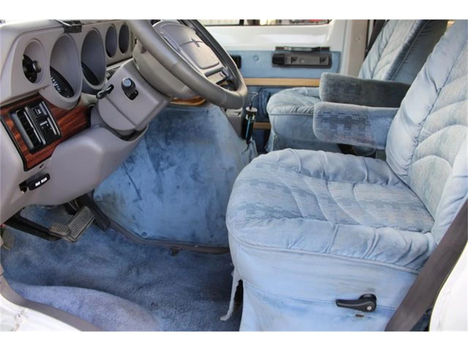 1997 Dodge Ram Van - Image 25 of 31