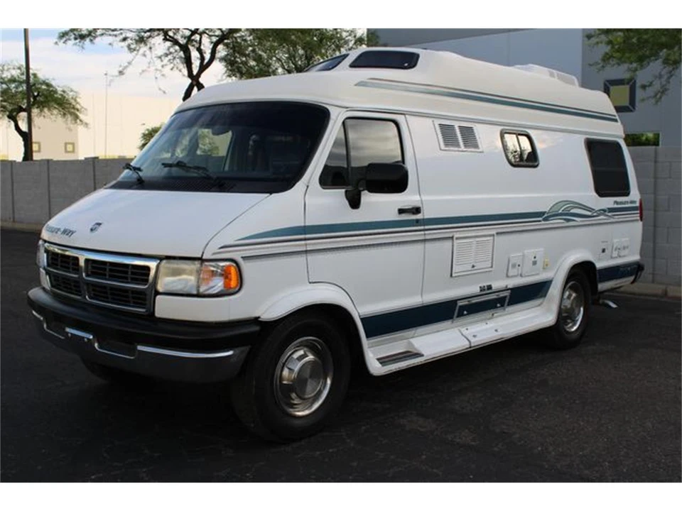 1997 Dodge Ram Van - Image 11 of 31