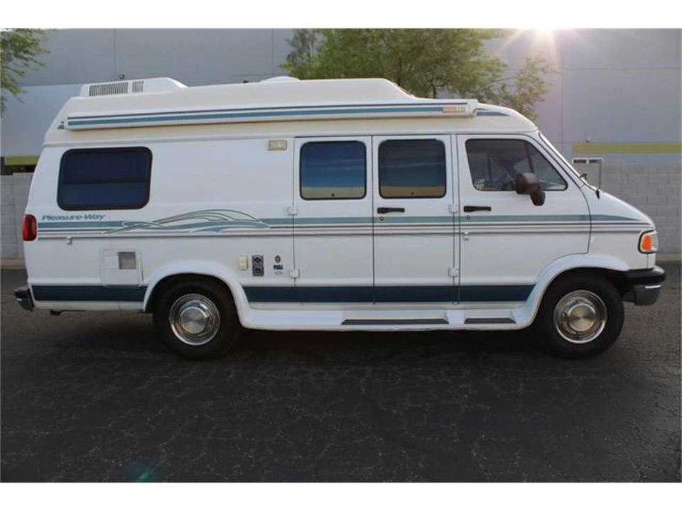 1997 Dodge Ram Van - Image 2 of 31