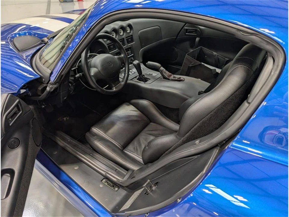 1997 Dodge Viper 2nd Gen - Image 15 of 25