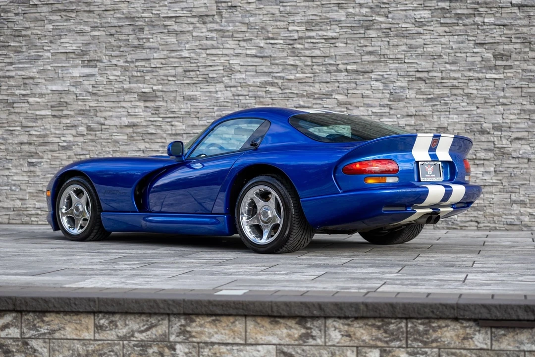 1997 Dodge Viper GTS 2nd Gen - Image 17 of 21