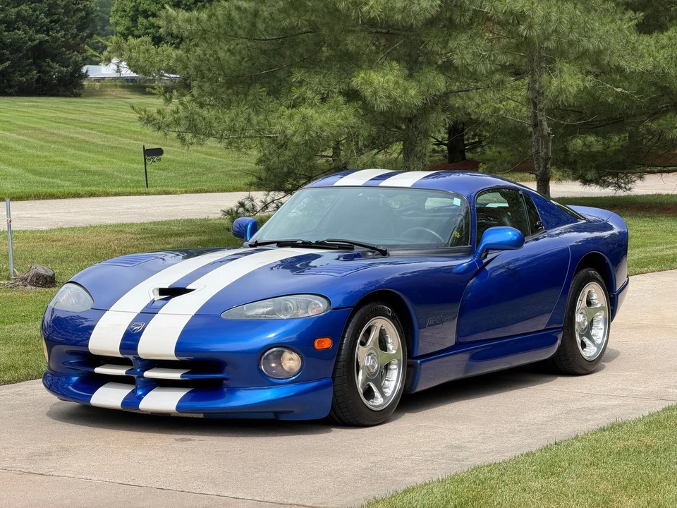 1997 Dodge Viper GTS 2nd Gen - Image 2 of 28