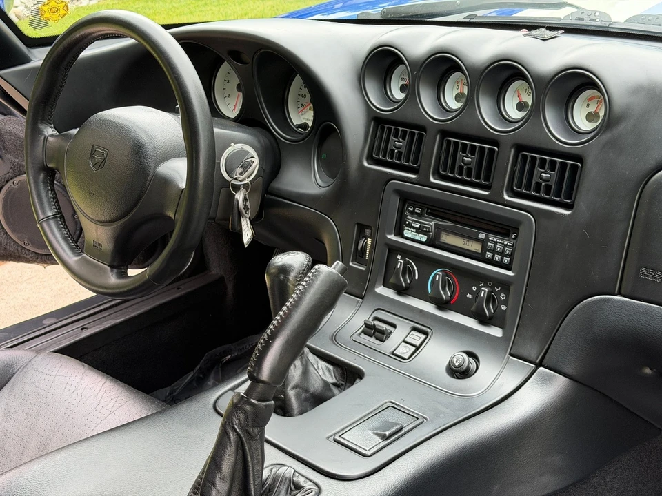 1997 Dodge Viper GTS 2nd Gen - Image 14 of 28