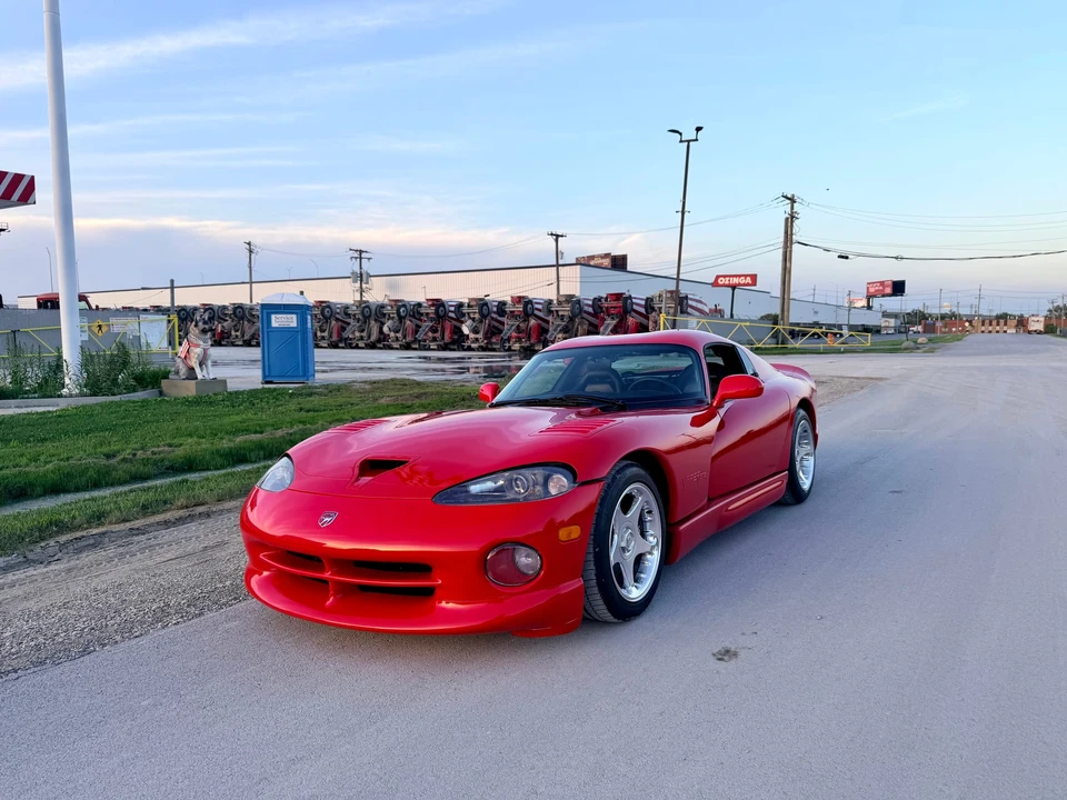 1997 Dodge Viper GTS 2nd Gen - Image 2 of 31