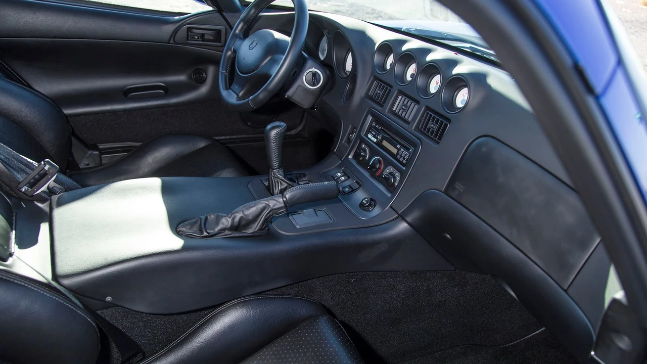 1997 Dodge Viper GTS 2nd Gen - Image 28 of 31