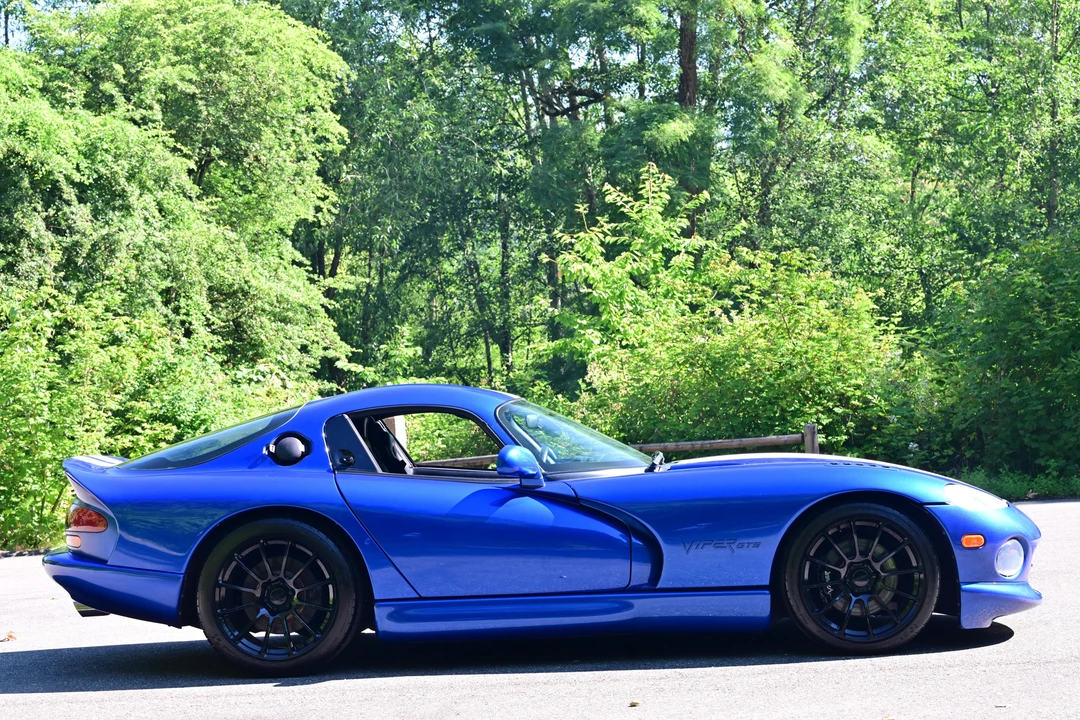 1997 Dodge Viper GTS 2nd Gen - Image 17 of 31