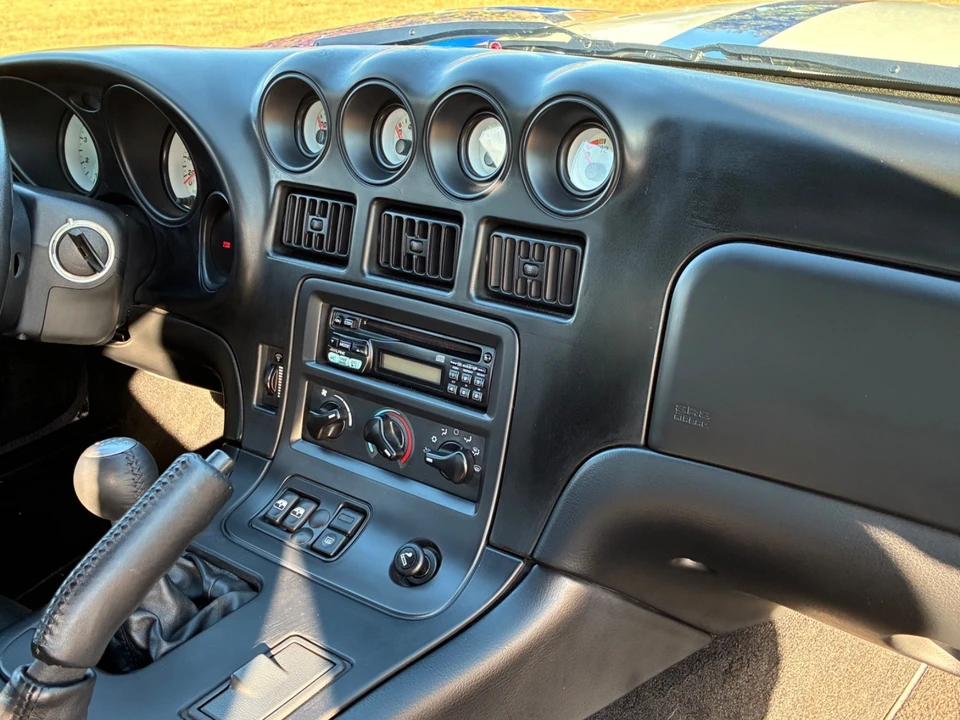 1997 Dodge Viper GTS 2nd Gen - Image 13 of 21