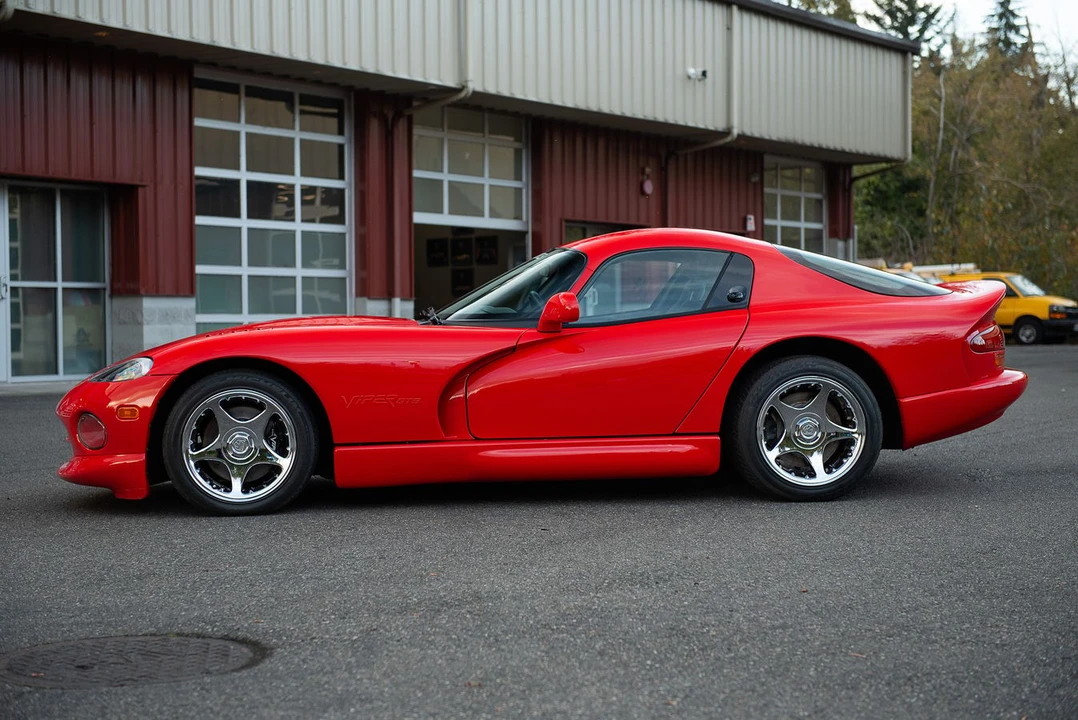 1997 Dodge Viper GTS 2nd Gen - Image 11 of 21