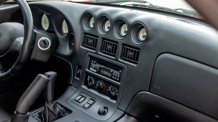 1997 Dodge Viper GTS 2nd Gen - Image 19 of 31