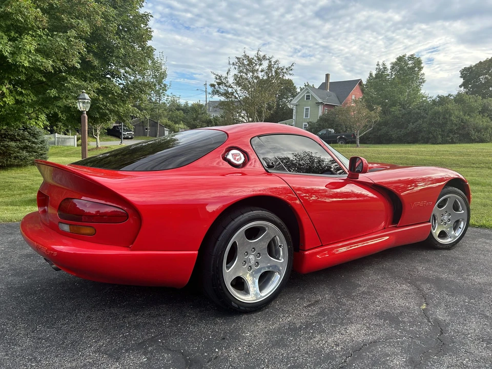 1997 Dodge Viper GTS 2nd Gen - Image 28 of 31