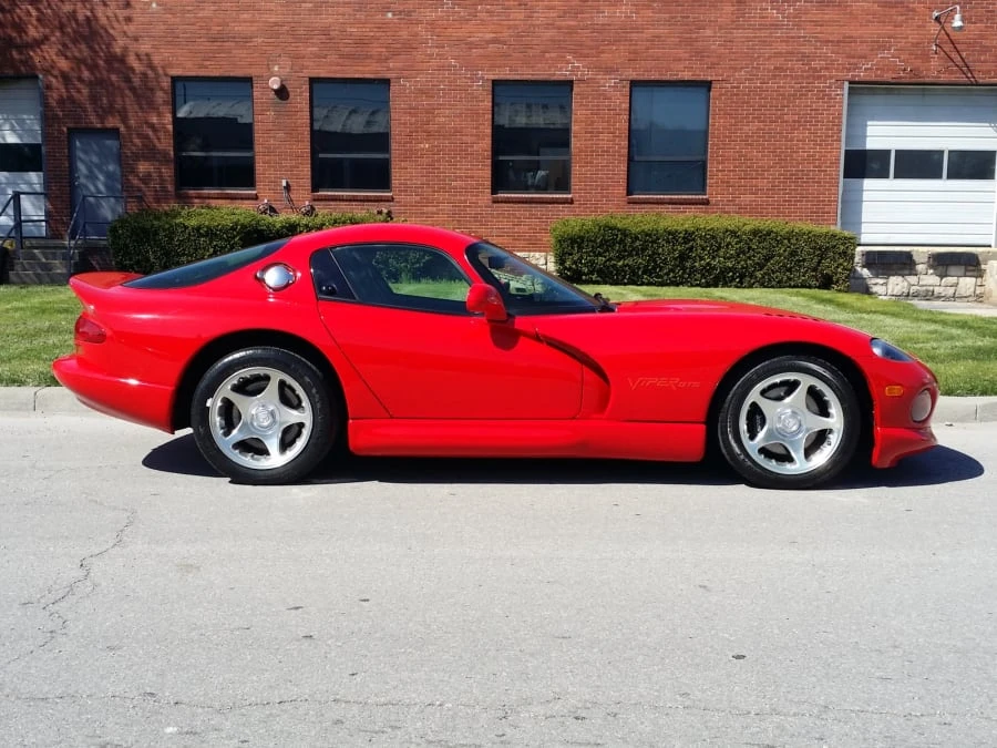 1997 Dodge Viper GTS 2nd Gen - Image 2 of 7
