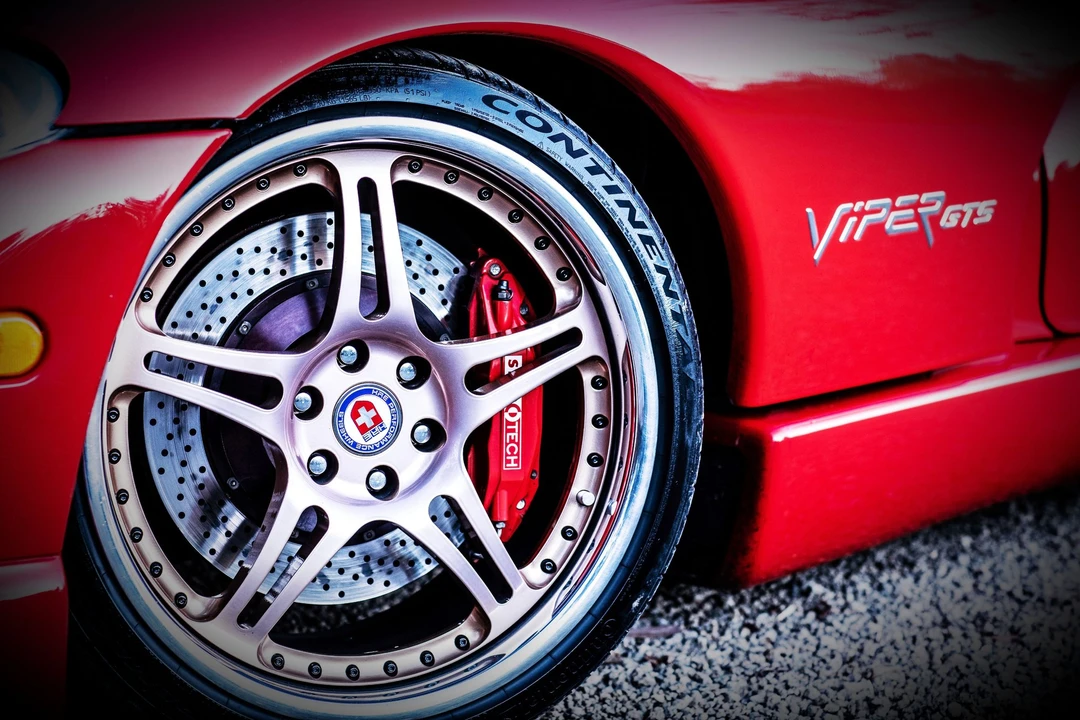 Dodge Viper GTS 2nd Gen - Image 2 of 9