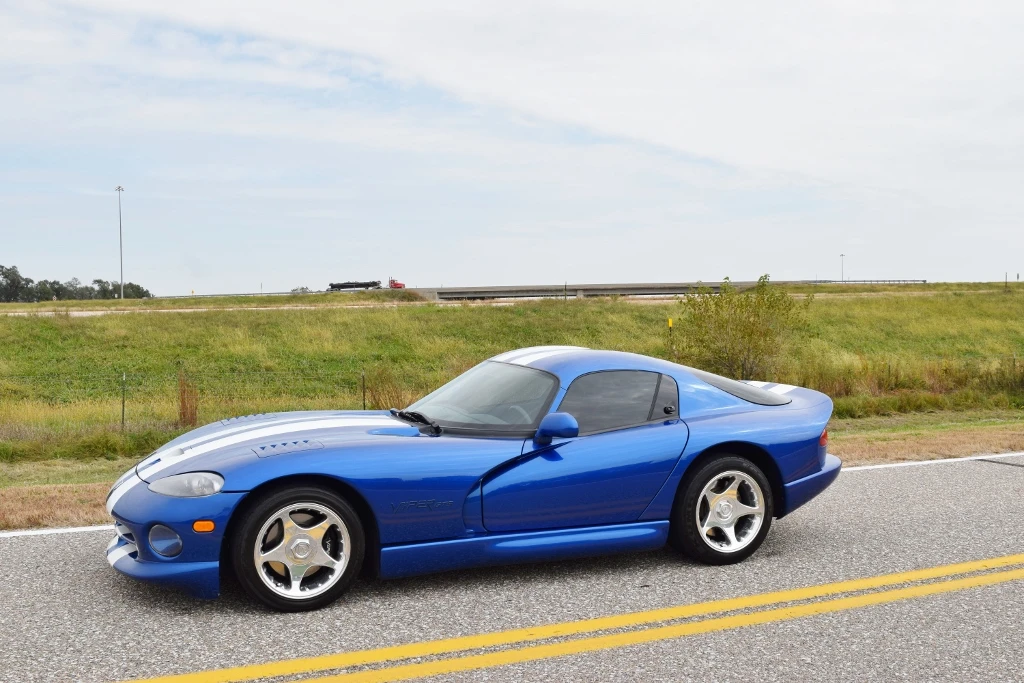 1997 Dodge Viper GTS 2nd Gen - Image 2 of 10