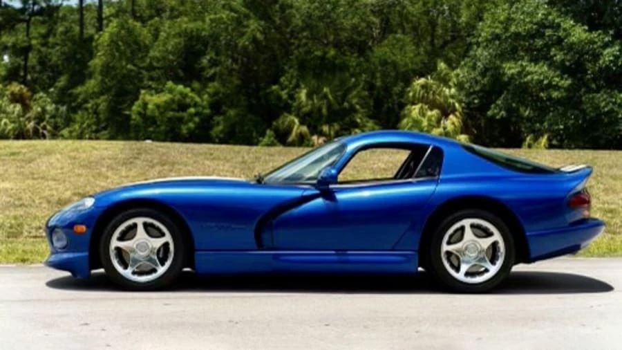 1997 Dodge Viper GTS 2nd Gen - Image 2 of 5