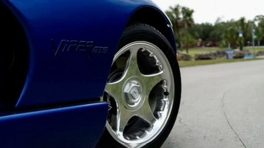 1997 Dodge Viper GTS 2nd Gen - Image 4 of 5