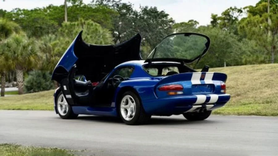 1997 Dodge Viper GTS 2nd Gen - Image 5 of 5