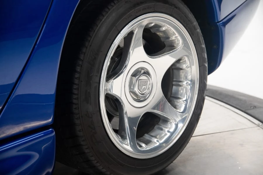 1997 Dodge Viper GTS 2nd Gen - Image 13 of 31