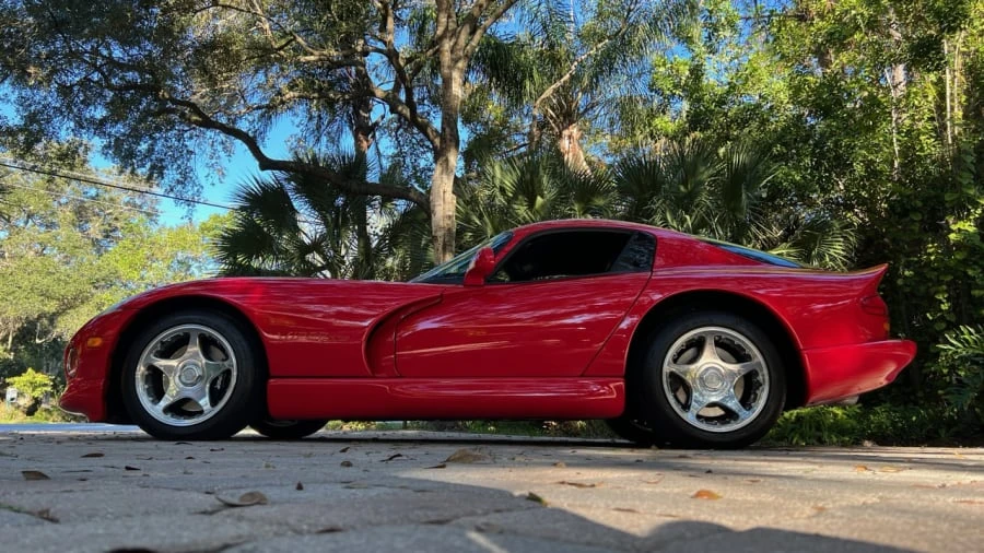 1997 Dodge Viper GTS 2nd Gen - Image 2 of 17