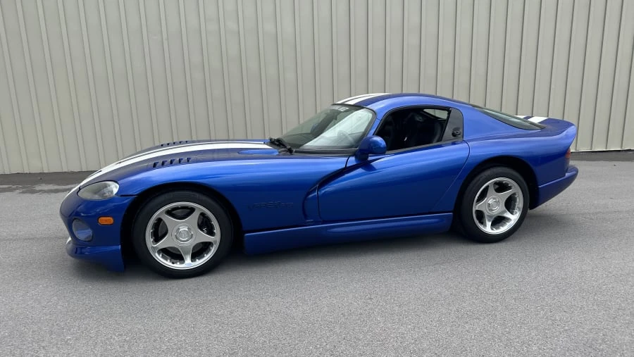 1997 Dodge Viper GTS 2nd Gen - Image 2 of 13