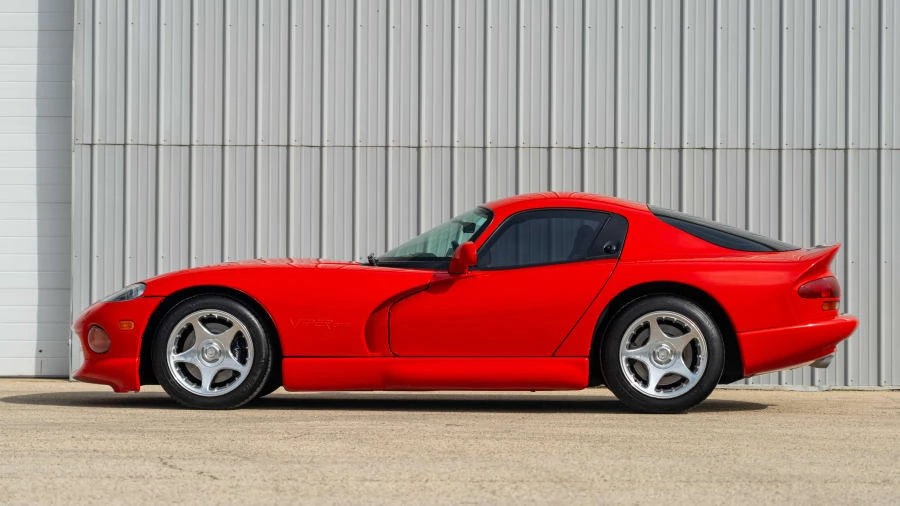 1997 Dodge Viper GTS 2nd Gen - Image 2 of 18