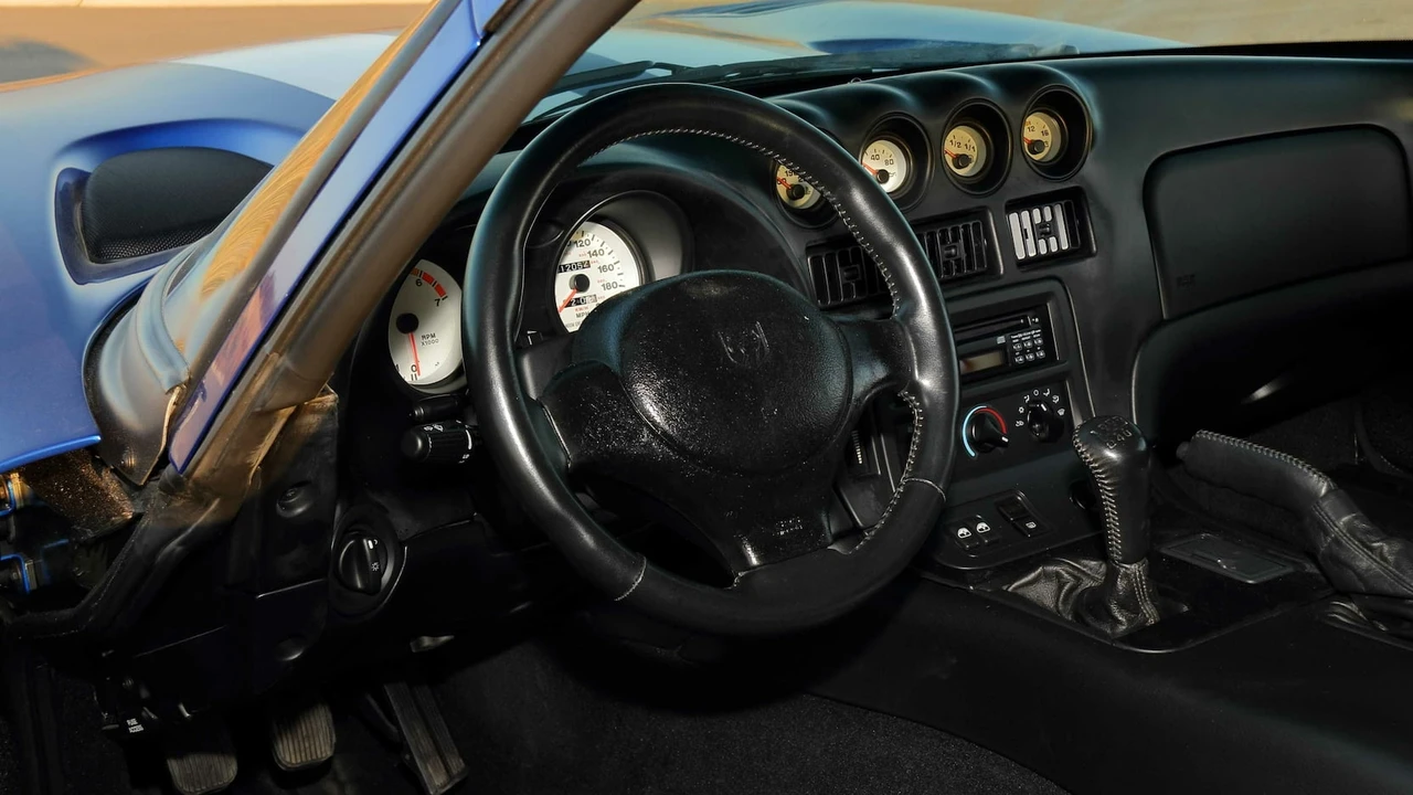 1997 Dodge Viper GTS 2nd Gen - Image 16 of 22
