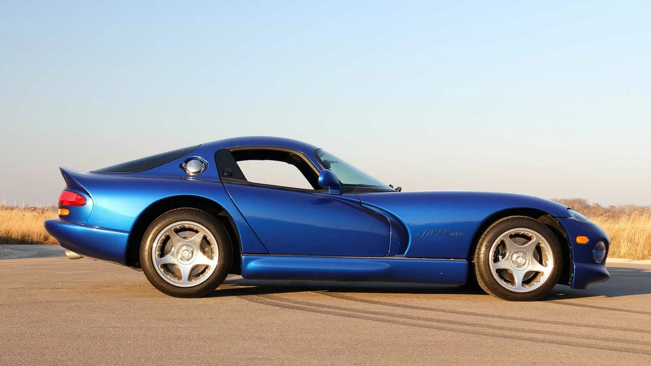 1997 Dodge Viper GTS 2nd Gen - Image 2 of 22