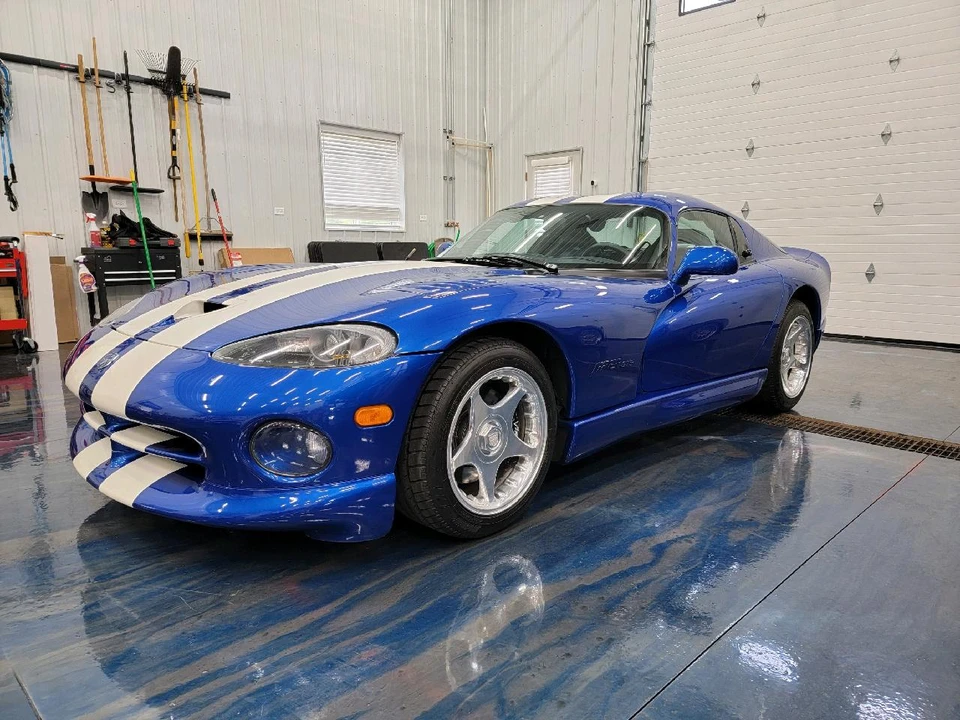 1997 Dodge Viper GTS 2nd Gen - Image 2 of 31