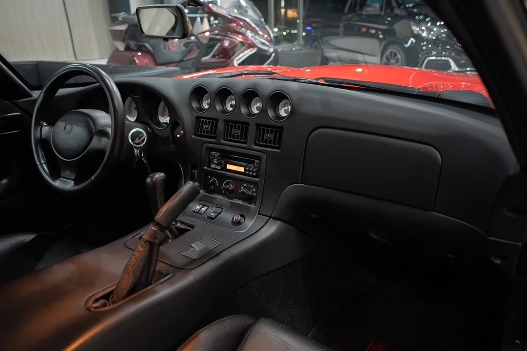 1997 Dodge Viper GTS 2nd Gen - Image 23 of 31