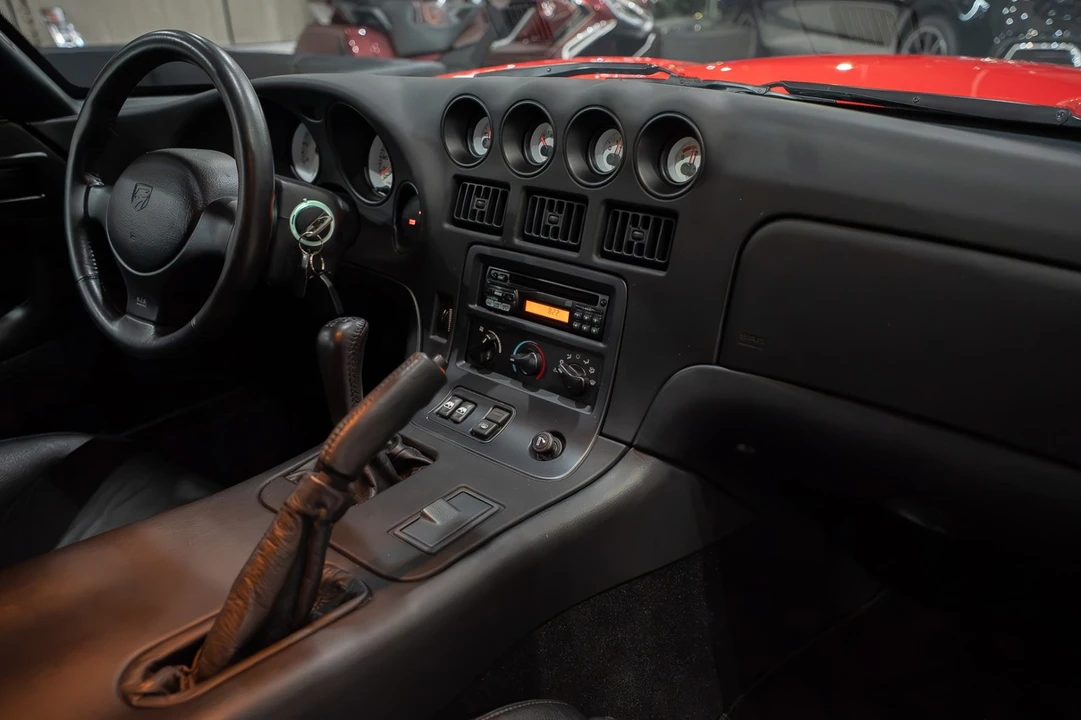 1997 Dodge Viper GTS 2nd Gen - Image 24 of 31