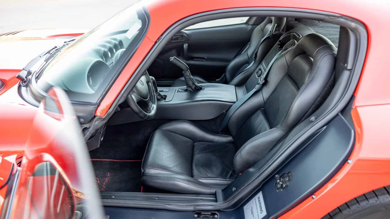 1997 Dodge Viper GTS 2nd Gen - Image 11 of 31