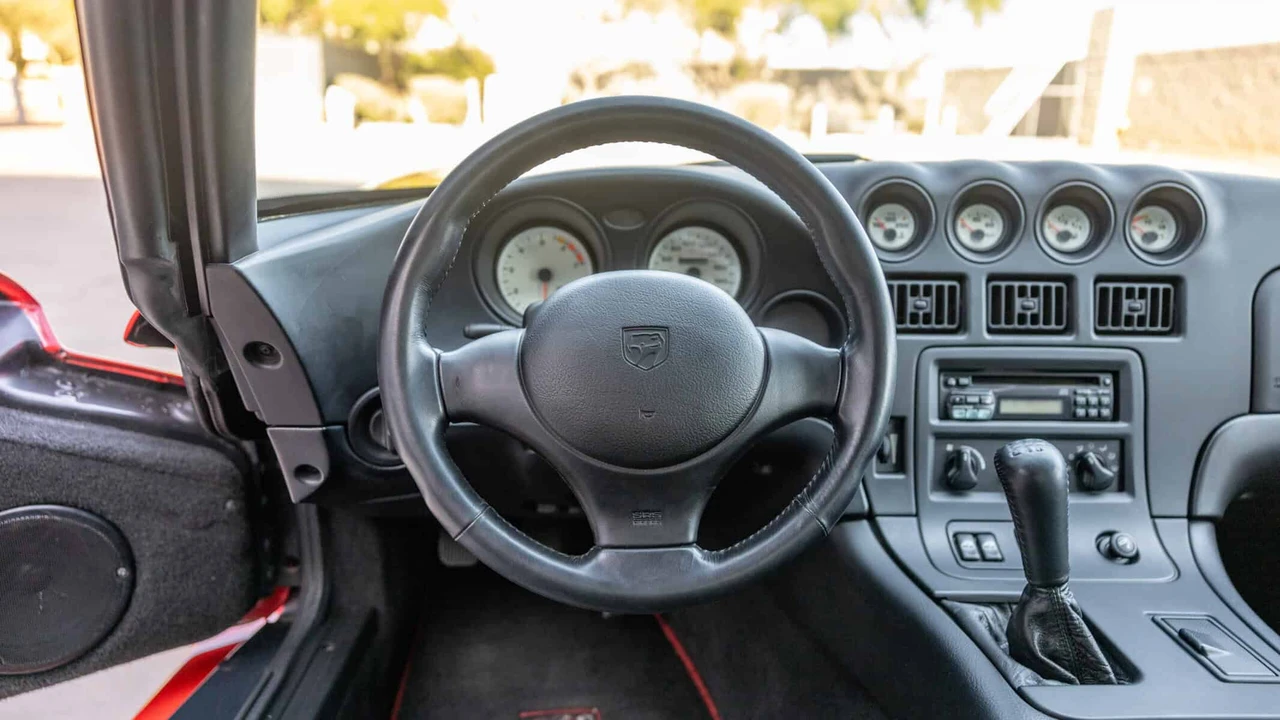 1997 Dodge Viper GTS 2nd Gen - Image 16 of 31