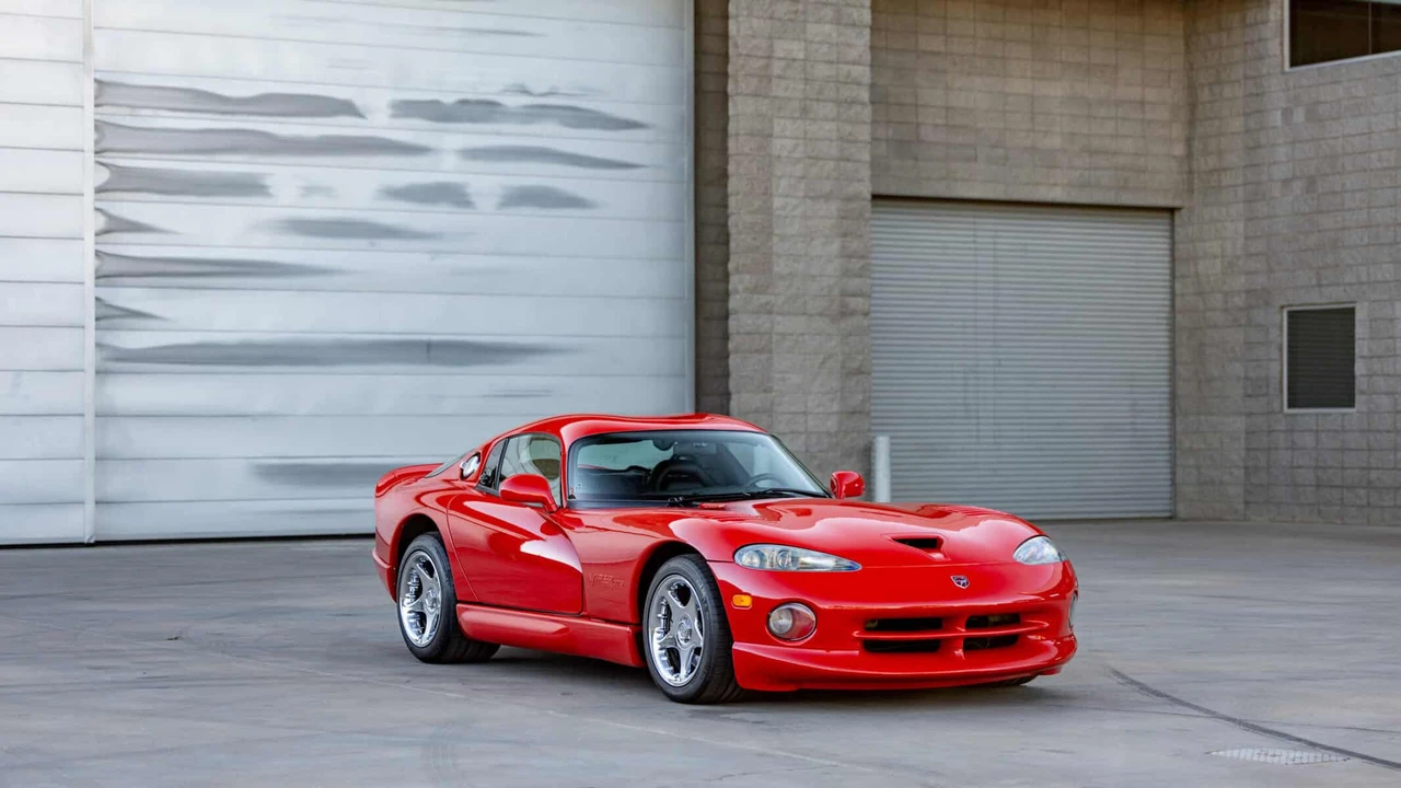 1997 Dodge Viper GTS 2nd Gen - Image 2 of 31
