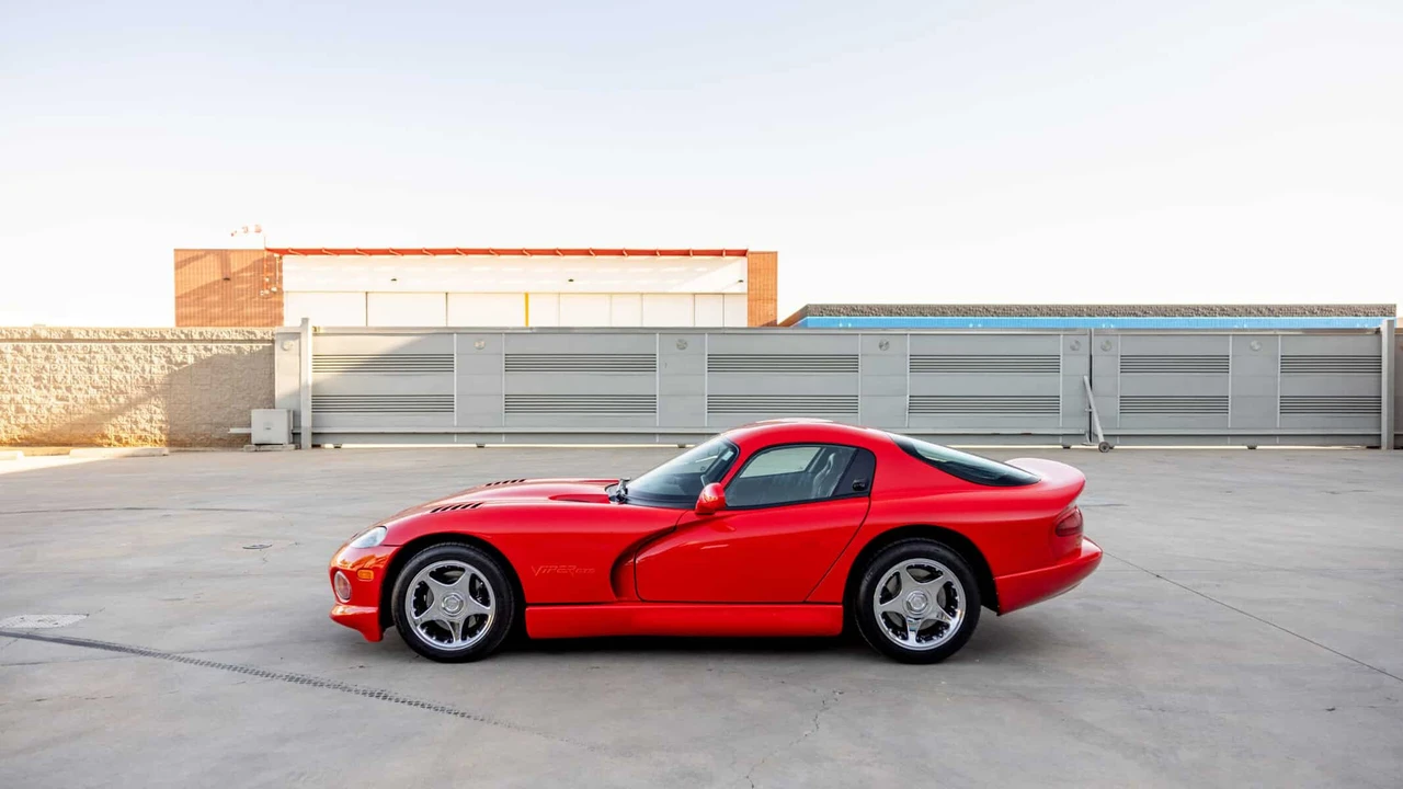 1997 Dodge Viper GTS 2nd Gen - Image 23 of 31