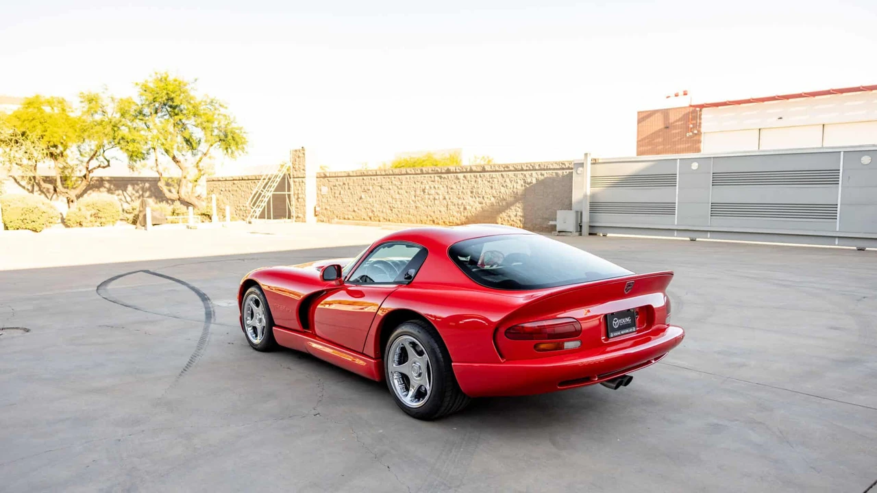 1997 Dodge Viper GTS 2nd Gen - Image 24 of 31