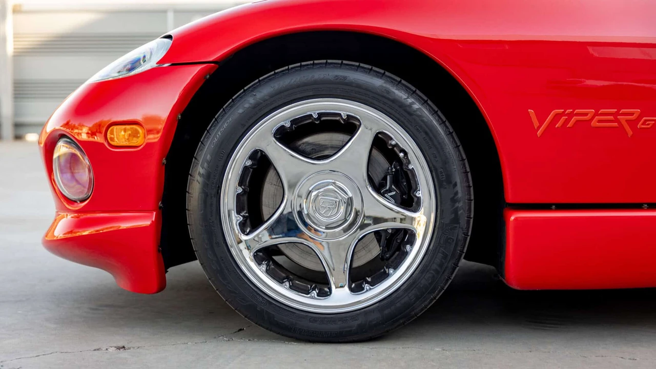 1997 Dodge Viper GTS 2nd Gen - Image 30 of 31
