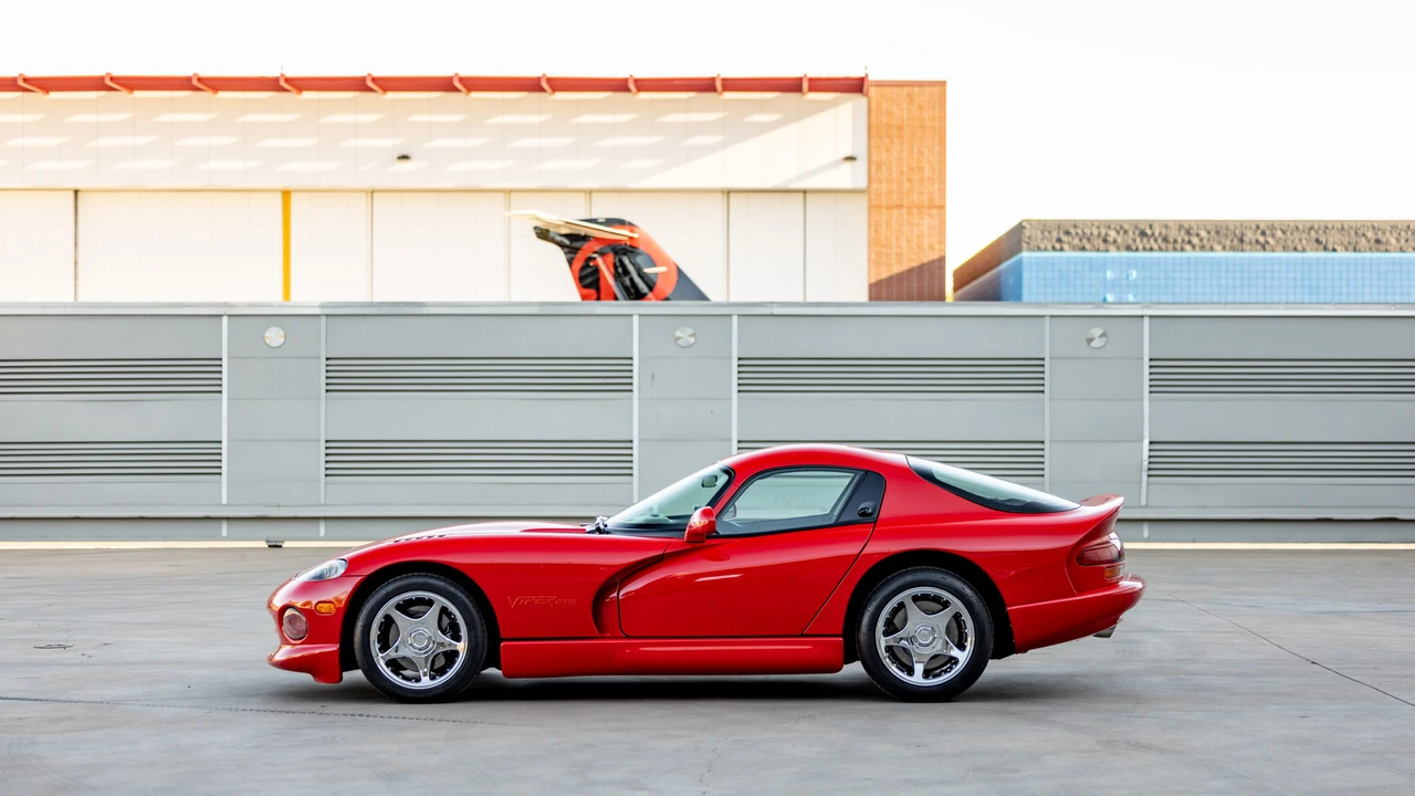 1997 Dodge Viper GTS 2nd Gen - Image 5 of 31