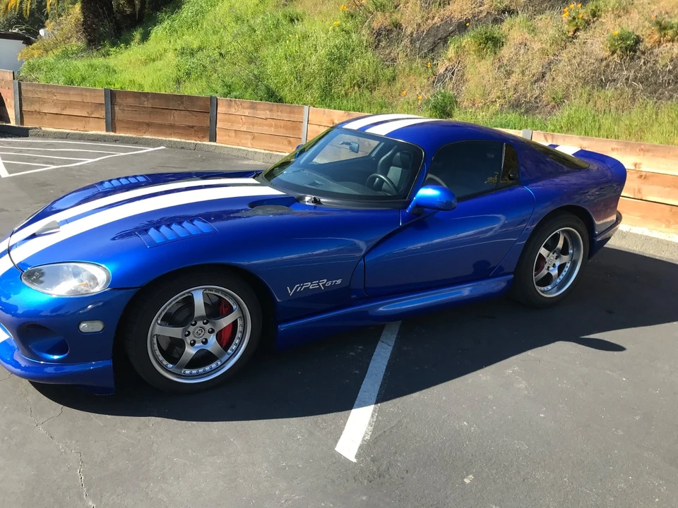1997 Dodge Viper GTS 2nd Gen - Image 2 of 3