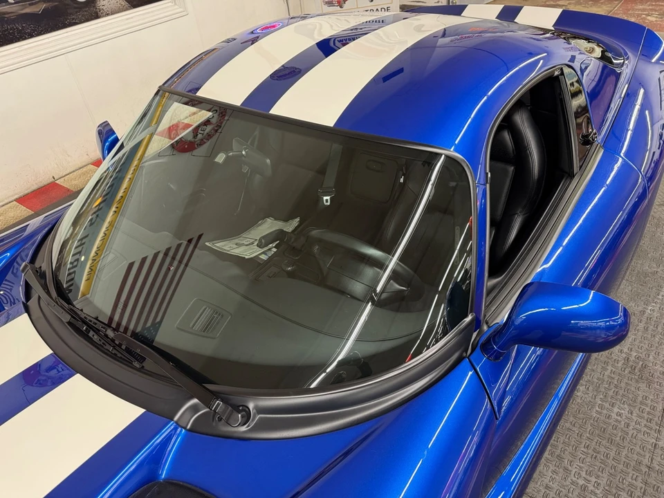 1997 Dodge Viper GTS 2nd Gen - Image 11 of 21