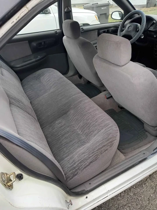1997 Dodge Intrepid - Image 13 of 18