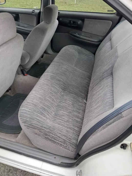 1997 Dodge Intrepid - Image 7 of 18