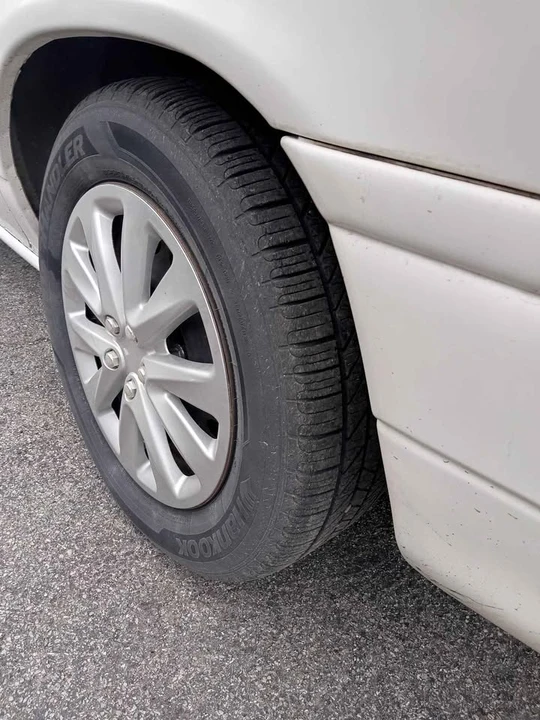1997 Dodge Intrepid - Image 8 of 18