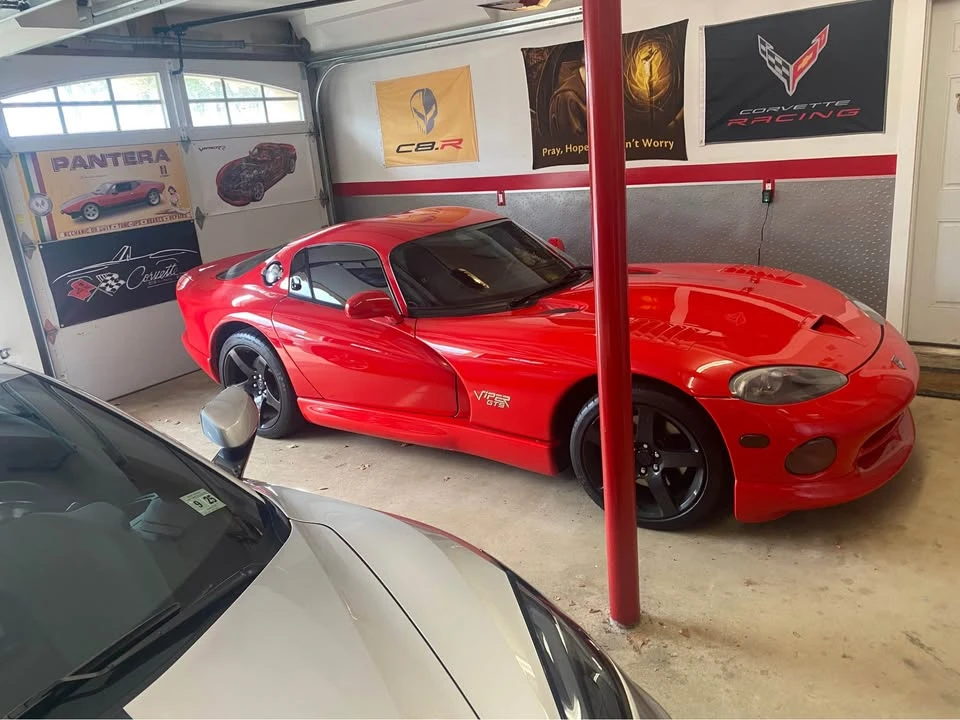 1997 Dodge Viper GTS 2nd Gen - Image 2 of 9