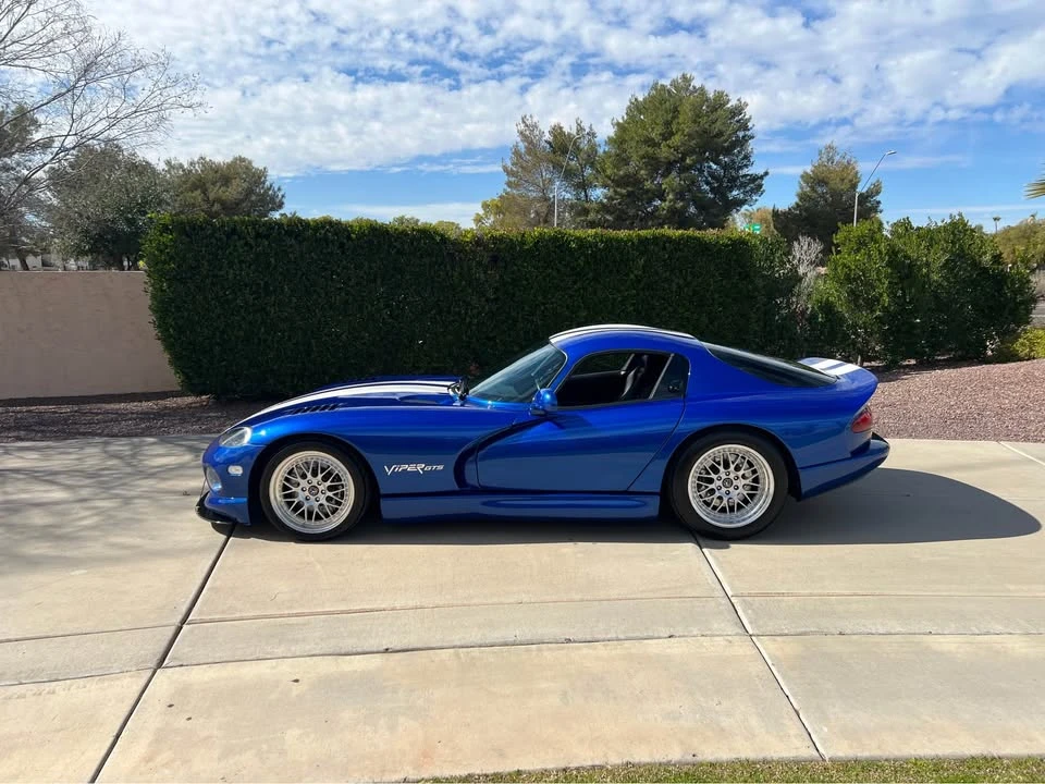 1997 Dodge Viper GTS 2nd Gen - Image 2 of 4